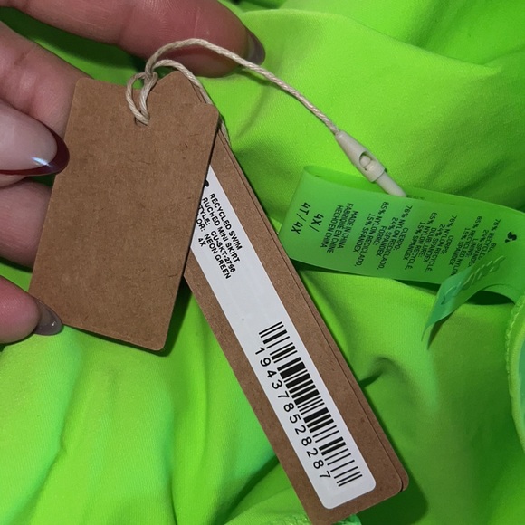 ☘️SKIMS RECYCLED SWIM RUCHED MINI SKIRT COVERUP IN NEON GREEN SIZE 4X - Picture 6 of 6